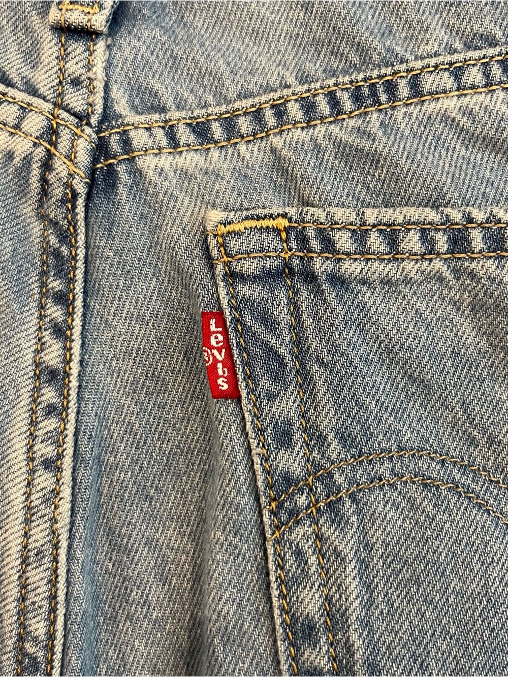 Levi's High Rise Cinched Baggy Jeans - Picture 9 of 10